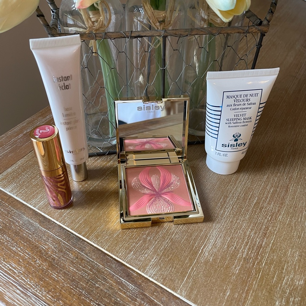 Sisley Makeup/ Skincare Bundle!